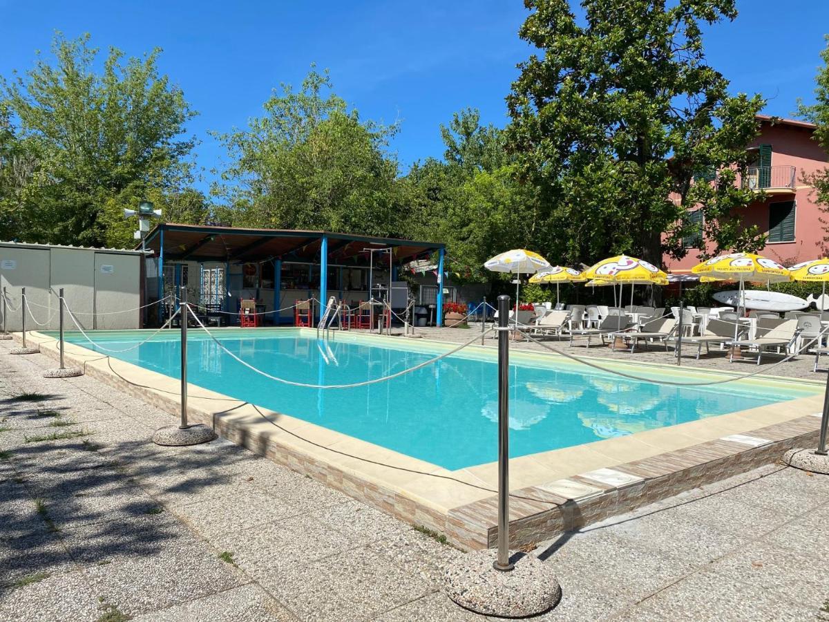 Camping Oasi Marina di Massa Exterior foto