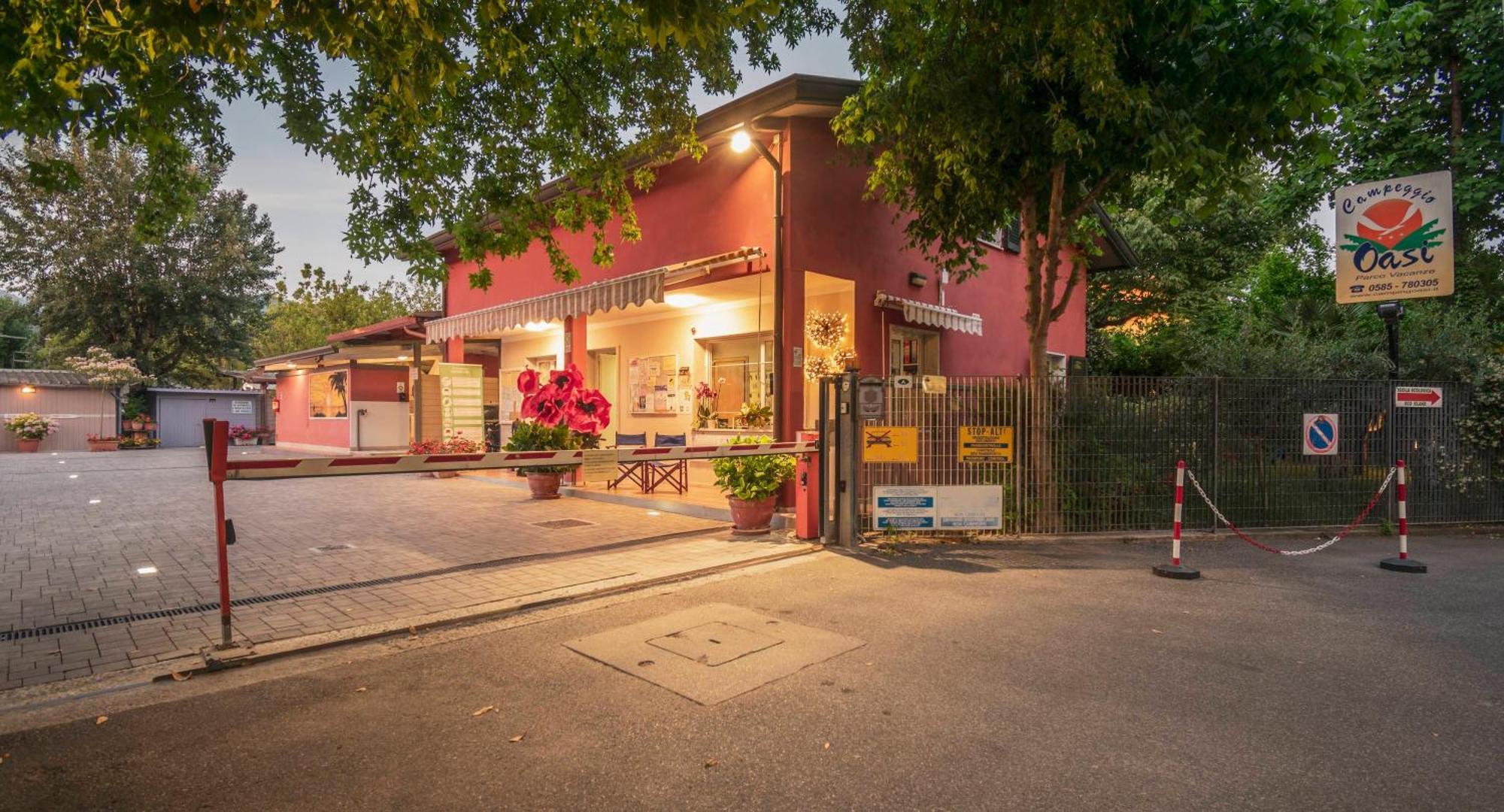 Camping Oasi Marina di Massa Exterior foto